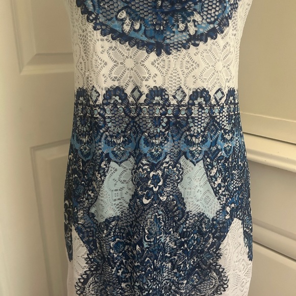 VENUS Blue and White Sleeveless Maxi Sundress - Picture 2 of 5